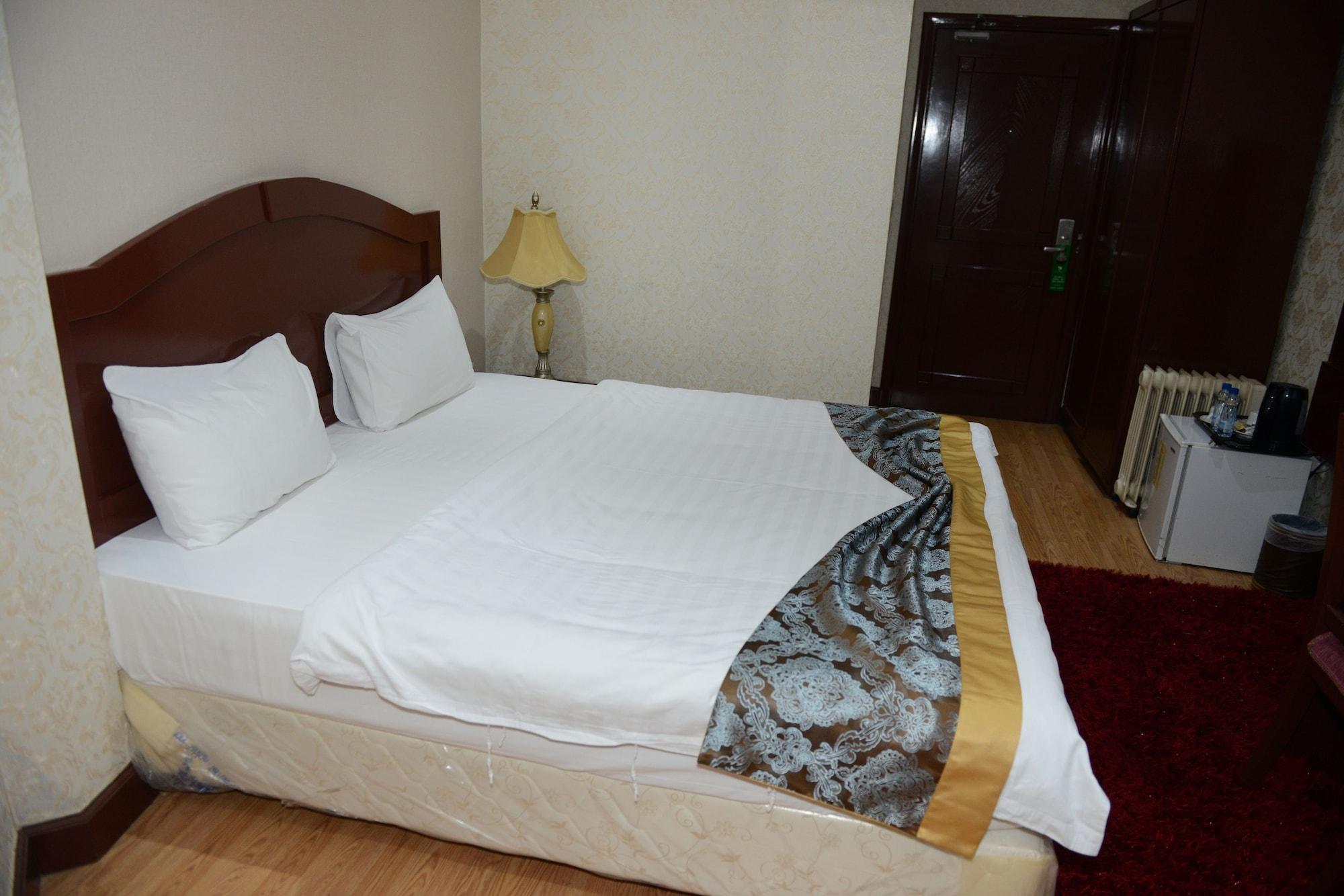 Plaza Athenee Hotel Kuwait City Eksteriør billede