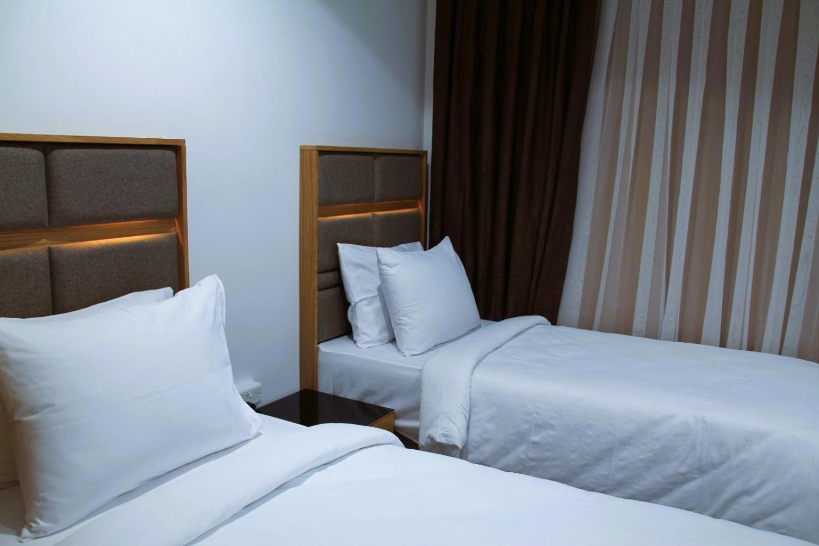 Plaza Athenee Hotel Kuwait City Eksteriør billede